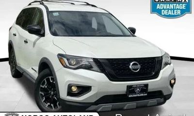 2020 Nissan Pathfinder SV