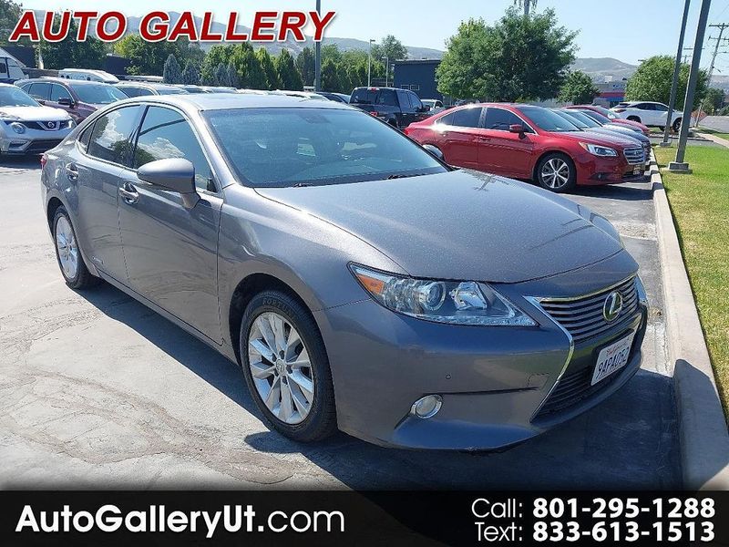 2013 Lexus ES — a typically priced live listing