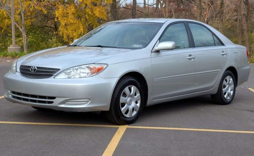 2004 Toyota Camry LE