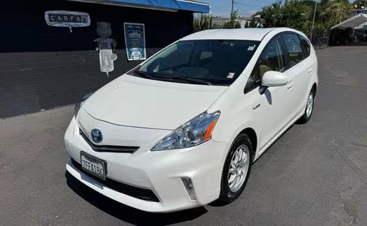 2014 Toyota Prius V TWO