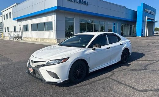 2020 Toyota Camry SE