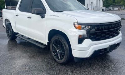 2023 Chevrolet Silverado Custom
