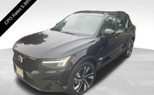 2024 Volvo XC40 Plus Dark