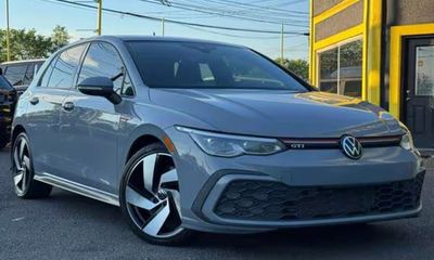 2022 Volkswagen Golf GTI SE