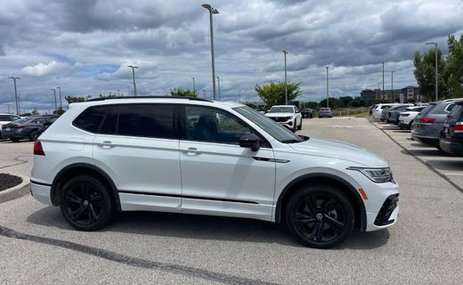 2024 Volkswagen Tiguan SE Black
