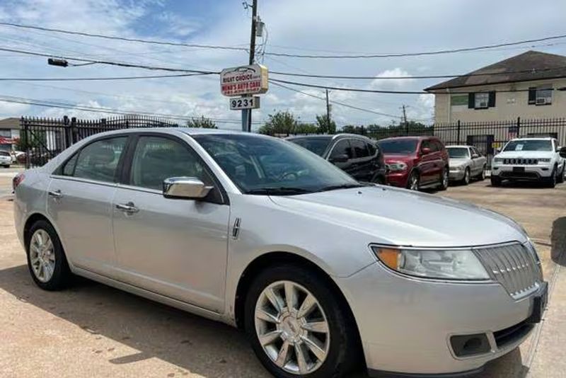 2012 Lincoln MKZ — a typically priced live listing