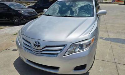 2010 Toyota Camry LE