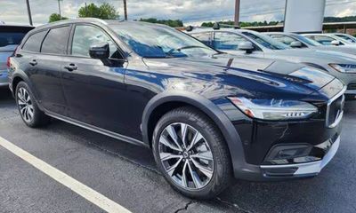 2024 Volvo V90CC Plus
