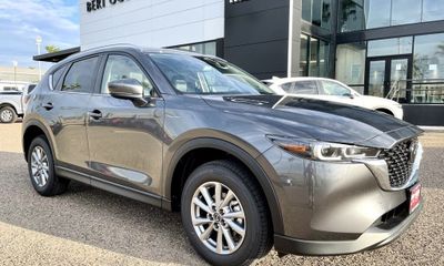 2022 Mazda CX-5 Preferred Package