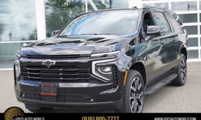 2025 Chevrolet Suburban RST