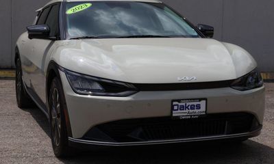 2023 Kia EV6 Light Wind