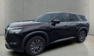 2025 Nissan Pathfinder S