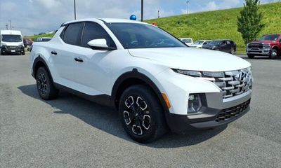 2024 Hyundai Santa Cruz SEL Base