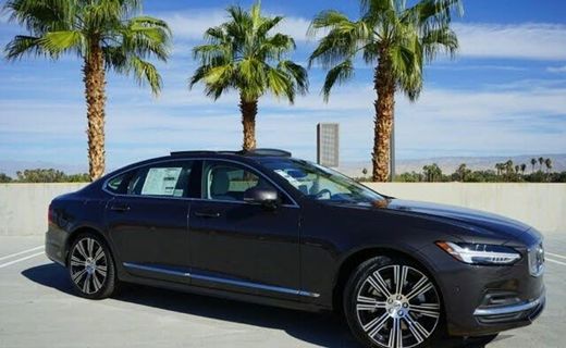 2023 Volvo S90 Plus Bright With