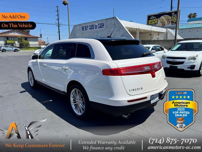 2017 Lincoln MKT — a typically priced live listing