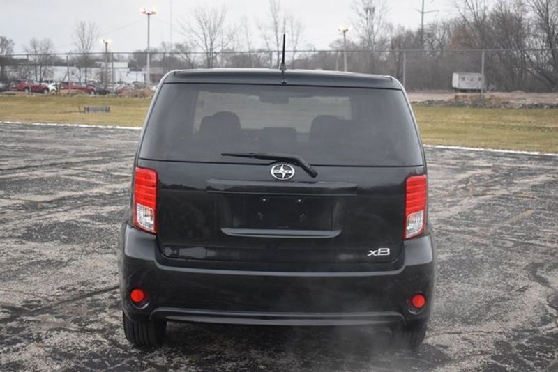 2014 Toyota Scion Xb — a typically priced live listing