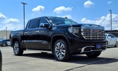 2025 GMC Sierra Denali