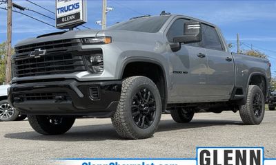 2026 Chevrolet Silverado HD Custom