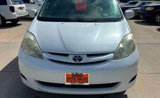 2005 Toyota Sienna XLE