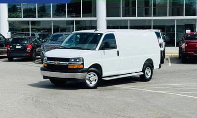 2025 Chevrolet Express 2500