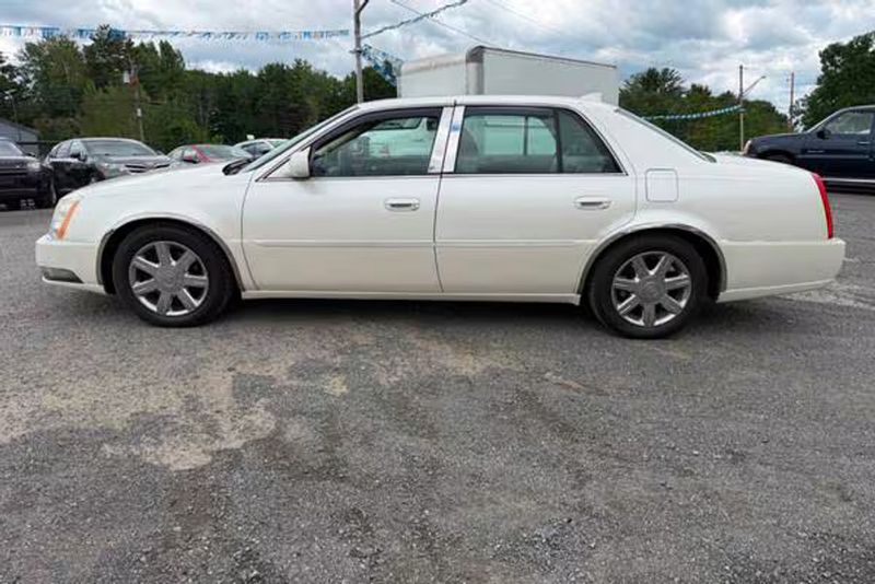 2011 Cadillac DTS — a typically priced live listing