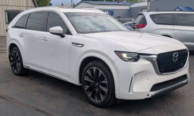 2024 Mazda CX-90 Premium Plus