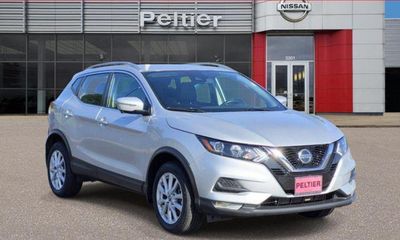 2022 Nissan Rogue Sport SV