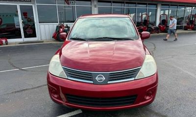2008 Nissan Versa 18 SL