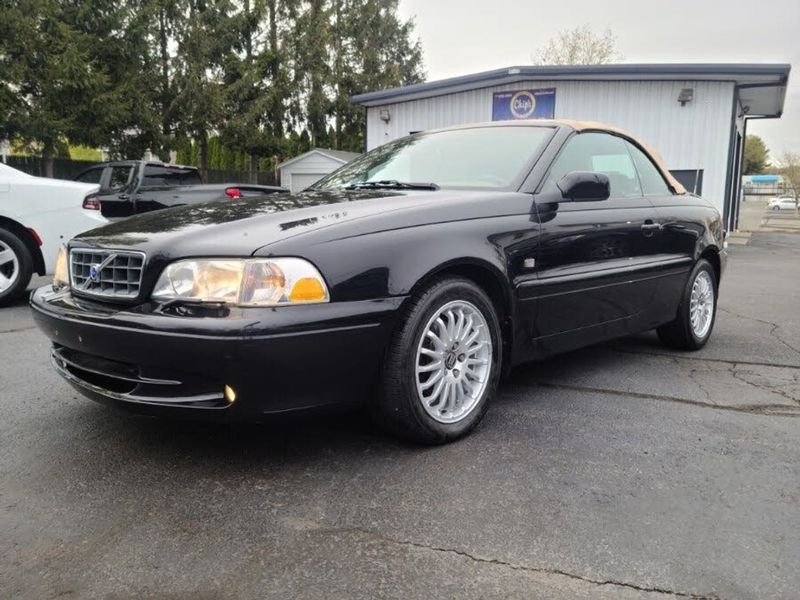 2004 Volvo C70 — a typically priced live listing