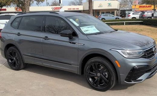 2023 Volkswagen Tiguan SE Black