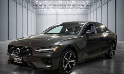 2024 Volvo S60 Ultimate Dark