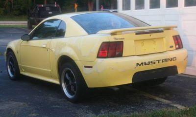 2002 Ford Mustang Base