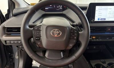 2025 Toyota Prius LE