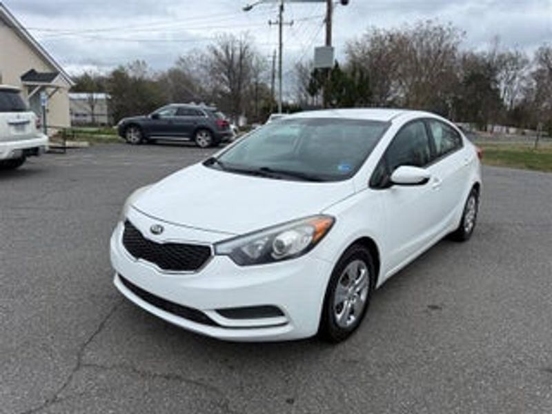 2014 Kia Forte — a typically priced live listing