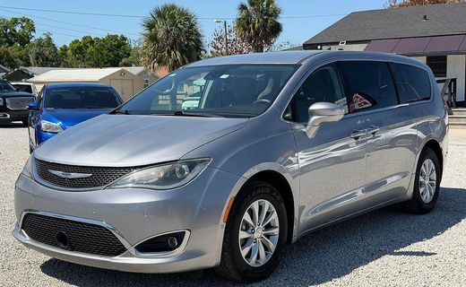 2019 Chrysler Pacifica Touring Plus