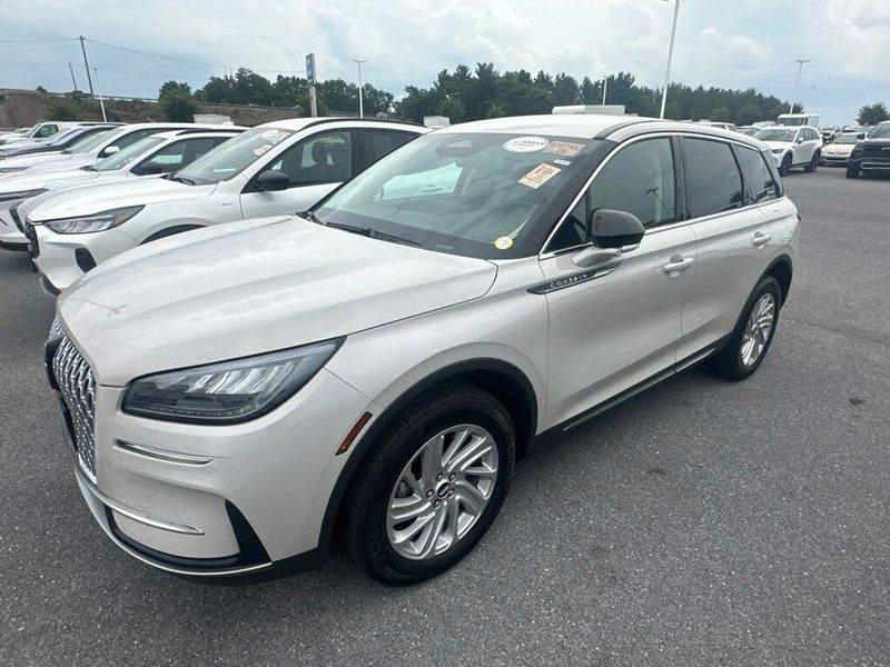 2024 Lincoln Corsair — a typically priced live listing