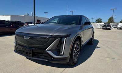 2024 Cadillac Lyriq Sport 1