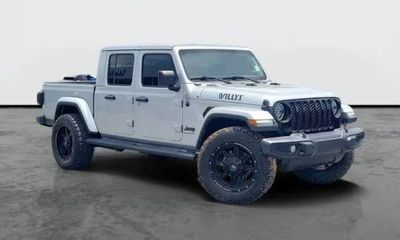 2023 Jeep Gladiator Sport