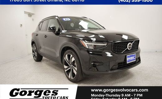 2023 Volvo XC40 Plus Dark