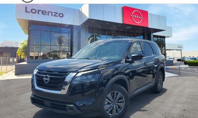 2025 Nissan Pathfinder S