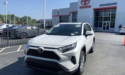 2024 Toyota RAV4 XLE Premium