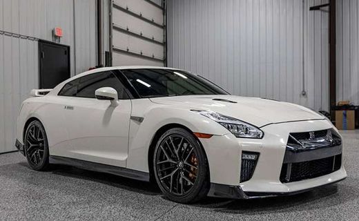 2017 Nissan GT-R Premium