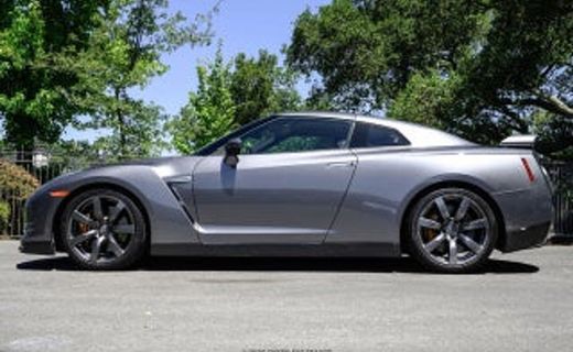 2011 Nissan GT-R Premium