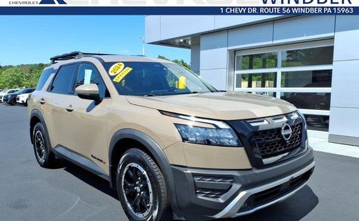 2024 Nissan Pathfinder SV