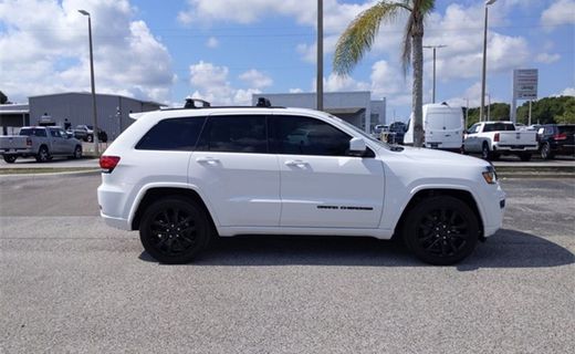 2020 Jeep Grand Cherokee Laredo