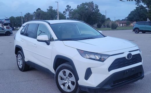 2020 Toyota RAV4 LE