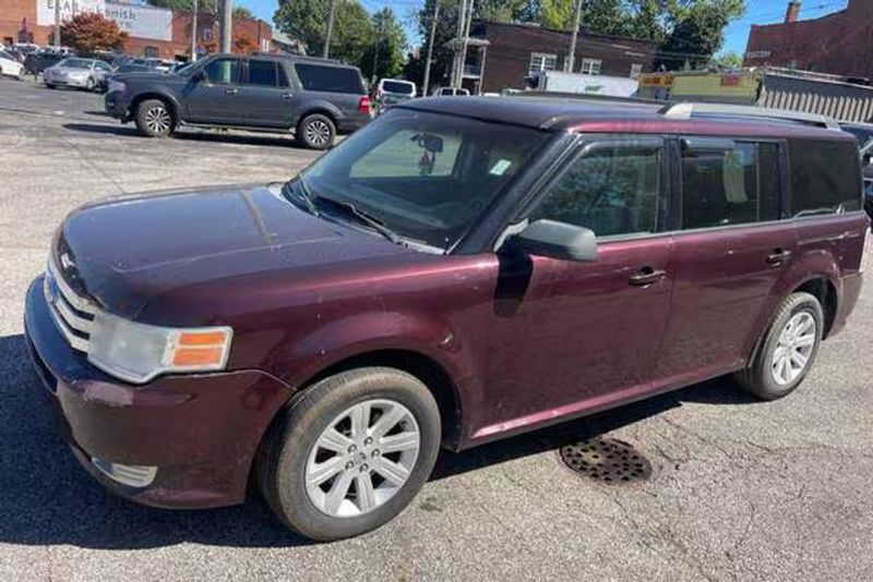 2011 Ford FLEX — a typically priced live listing