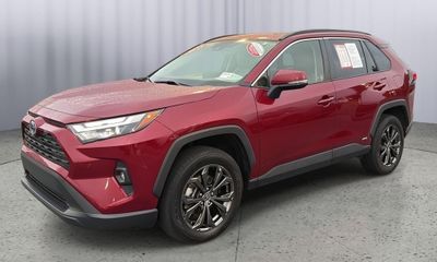 2023 Toyota RAV4 XLE Premium
