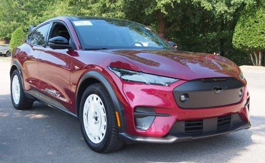 2025 Ford Mustang Mach-E GT