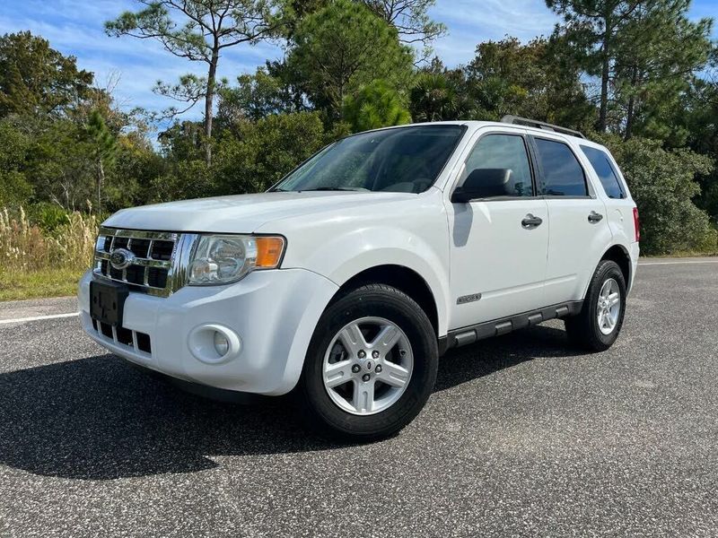 2008 Ford Escape — a typically priced live listing